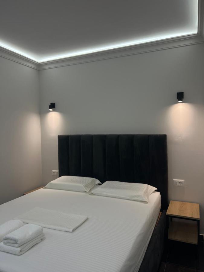 Checkpoint Tirana Apartments Buitenkant foto